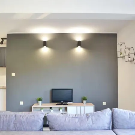 Beg-1 By Interhome *