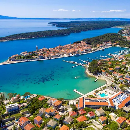 Beg-1 By Interhome Mundanije