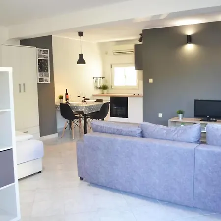 Beg-1 By Interhome