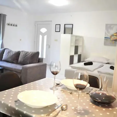 Beg-1 By Interhome Rab Town