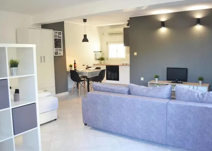Beg-1 By Interhome