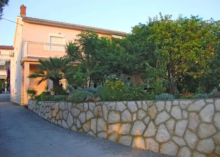 Beg-1 By Interhome *